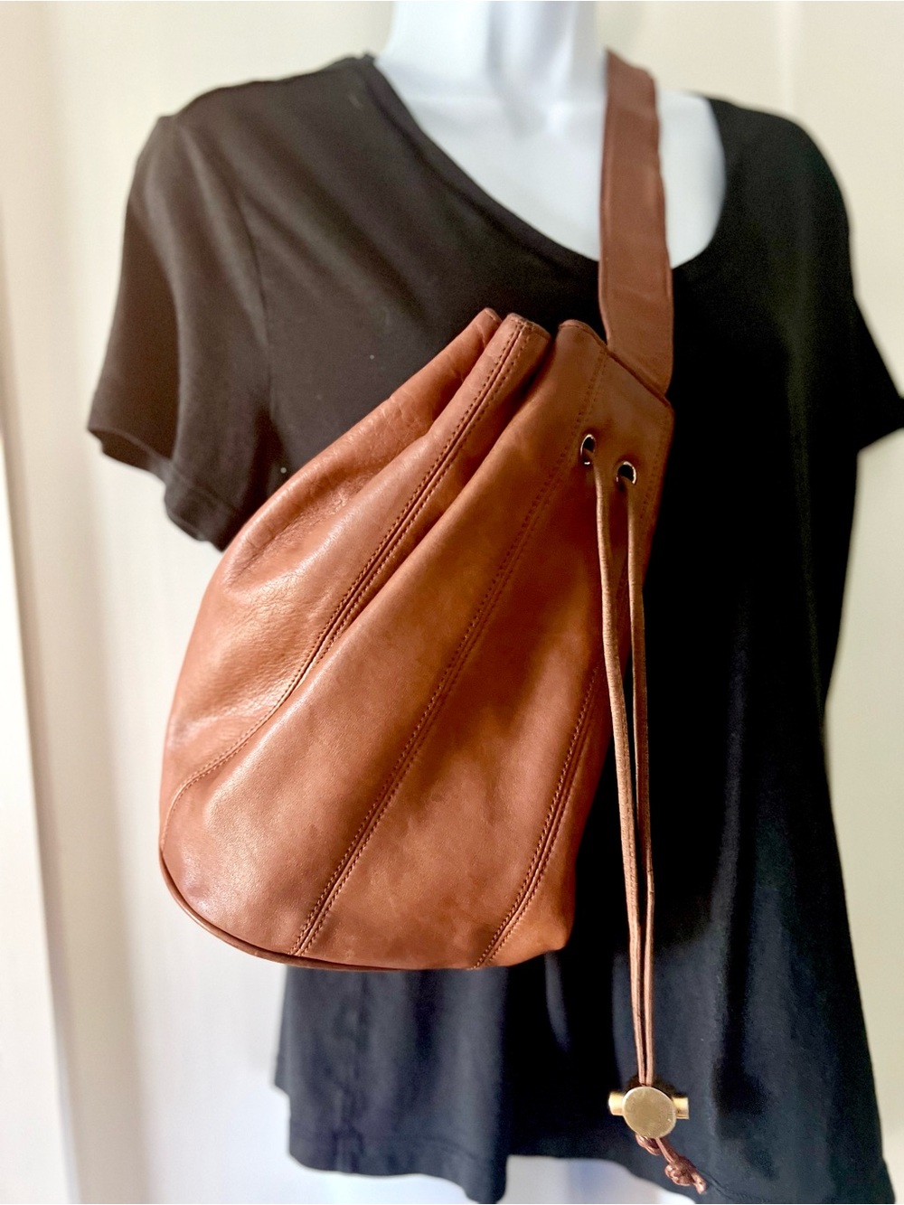 Morgan Taylor Sling Back Drawstring Leather Pouch Bag Adjustable Camel Brown